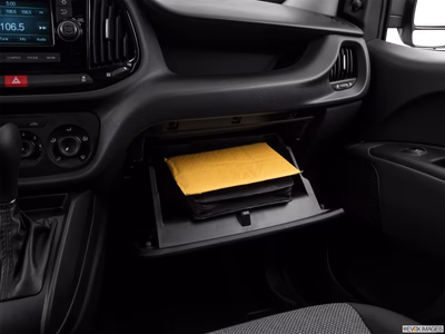 2016 Ram ProMaster City glove box open