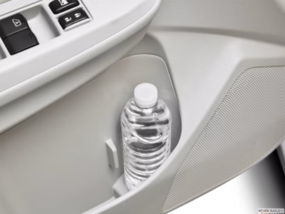 2012 Subaru Impreza cup holder prop (tertiary)